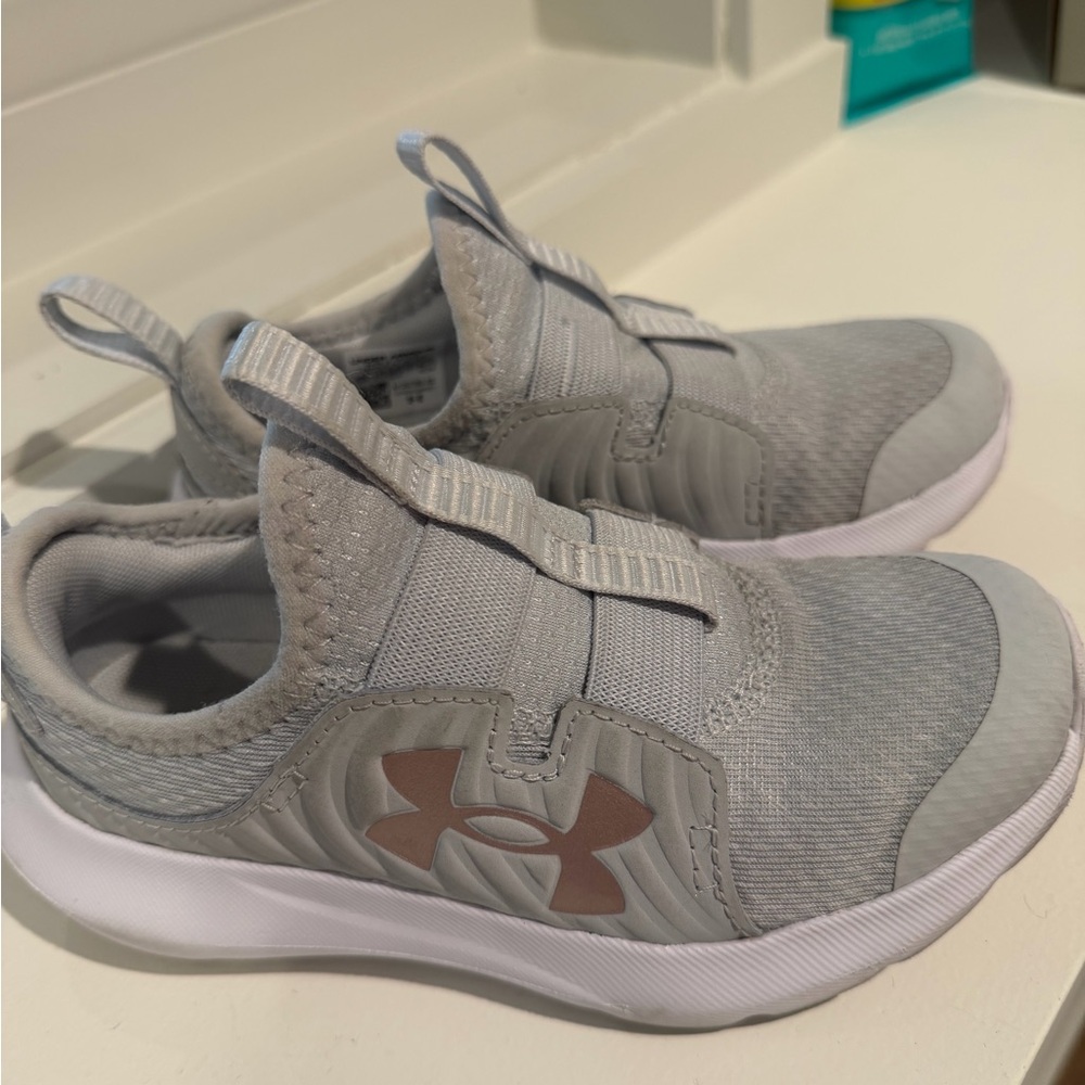 Under Armour Kids Light Gray Sneakers Size 12T